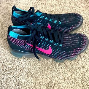 2020
Wmns Air VaporMax Flyknit 3 'Black Hyper Pink Blue'
